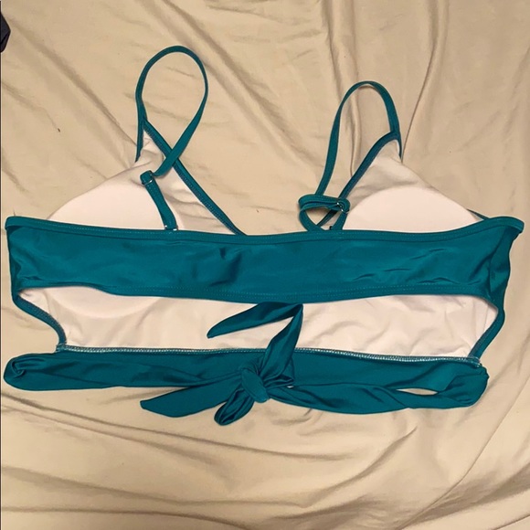 Bikini - Picture 2 of 2